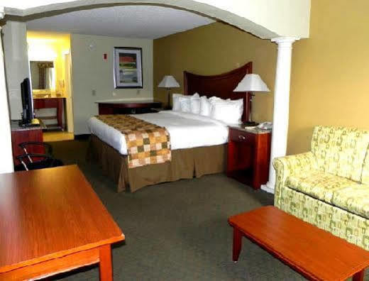 لومبيرتون، كارولاينا الشمالية Atkinson Inn & Suites المظهر الخارجي الصورة